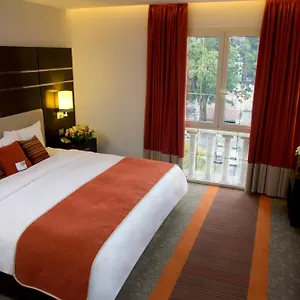 Altamira Village Hotel